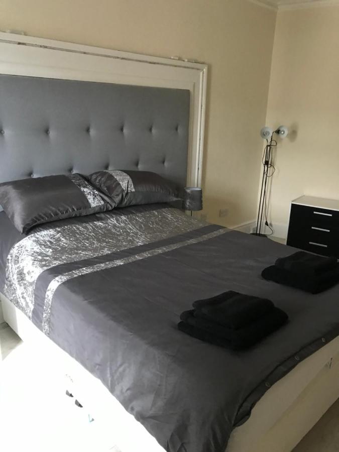 Sandy Pad'S Apartments Rhyl Eksteriør billede